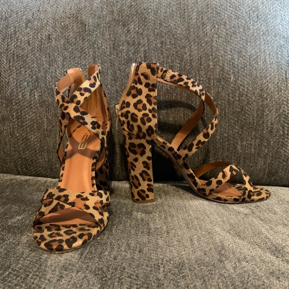 X2B Cheetah Print Heels 7.5